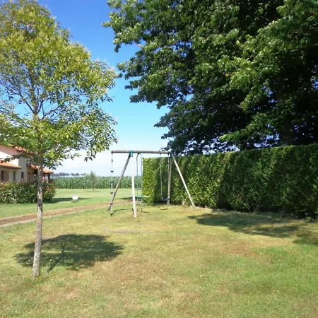 Holiday home Gite Laluque, 3 Pieces, 4 Personnes - Fr-1-360-22